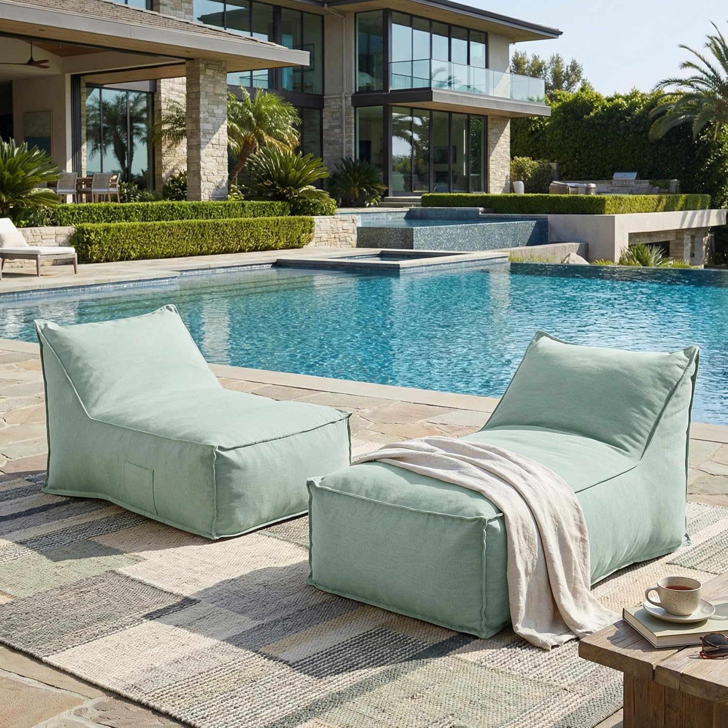 Patio Pool Lounge Chairs With Compressiable Foam and Water-resistant Fabric